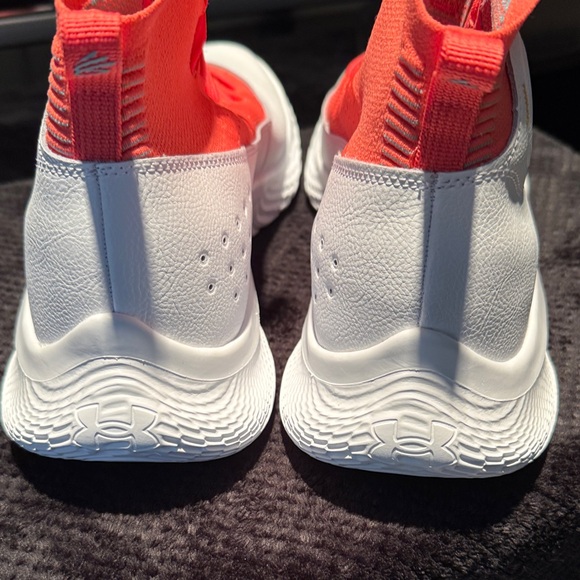 Athletic_Shoes